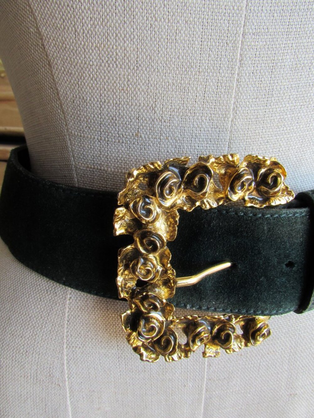 FANCY BUCKLE LEATHER BELT, M, DARK GREEN SUEDE, ITALY, THE LIMITED, COSTUME BELT